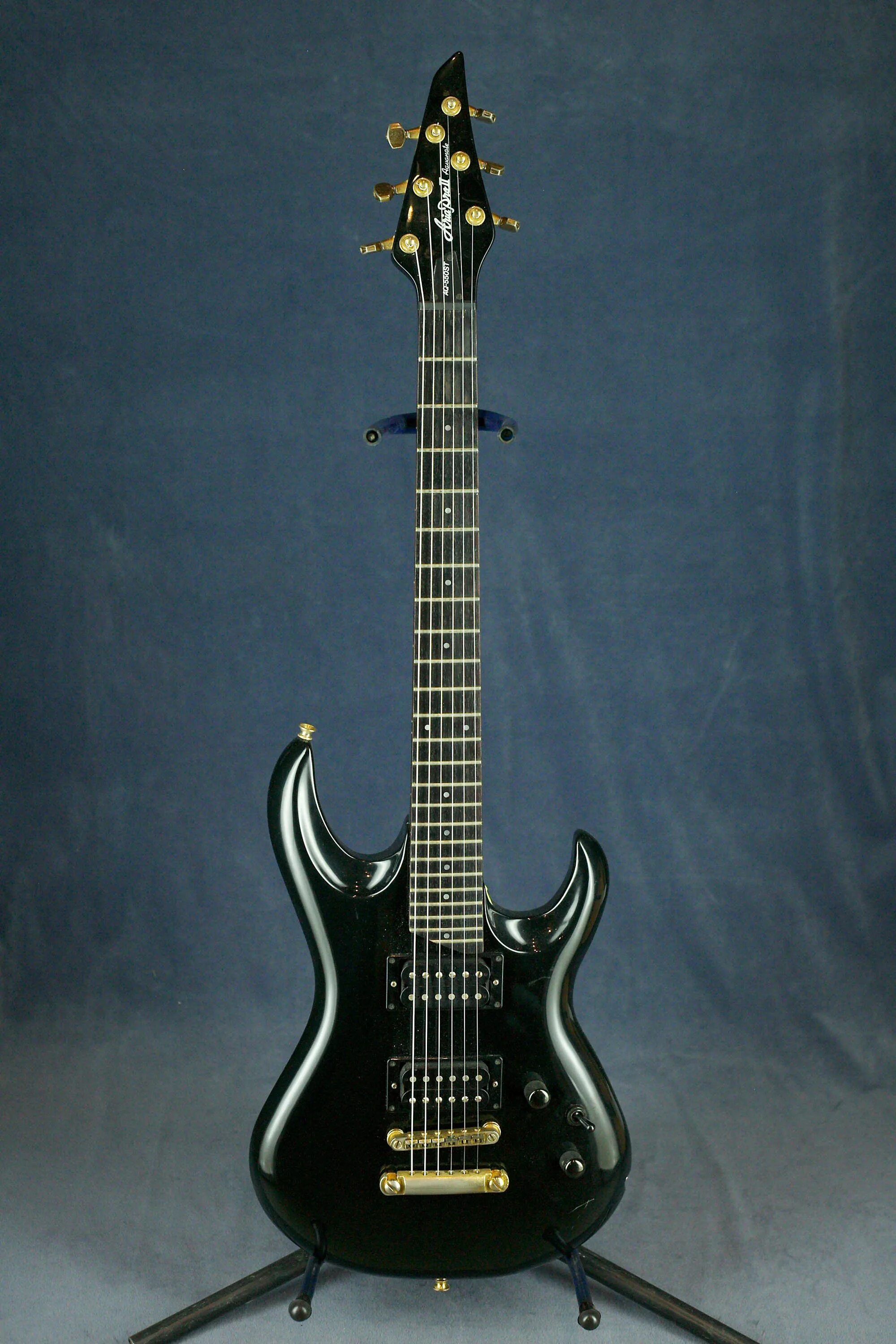 Shamray guitars. музыкальный магазин зеленоград. шамрай мастерская. шамрай магазин музыкальных. шамрай магазин музыкальных инструментов.