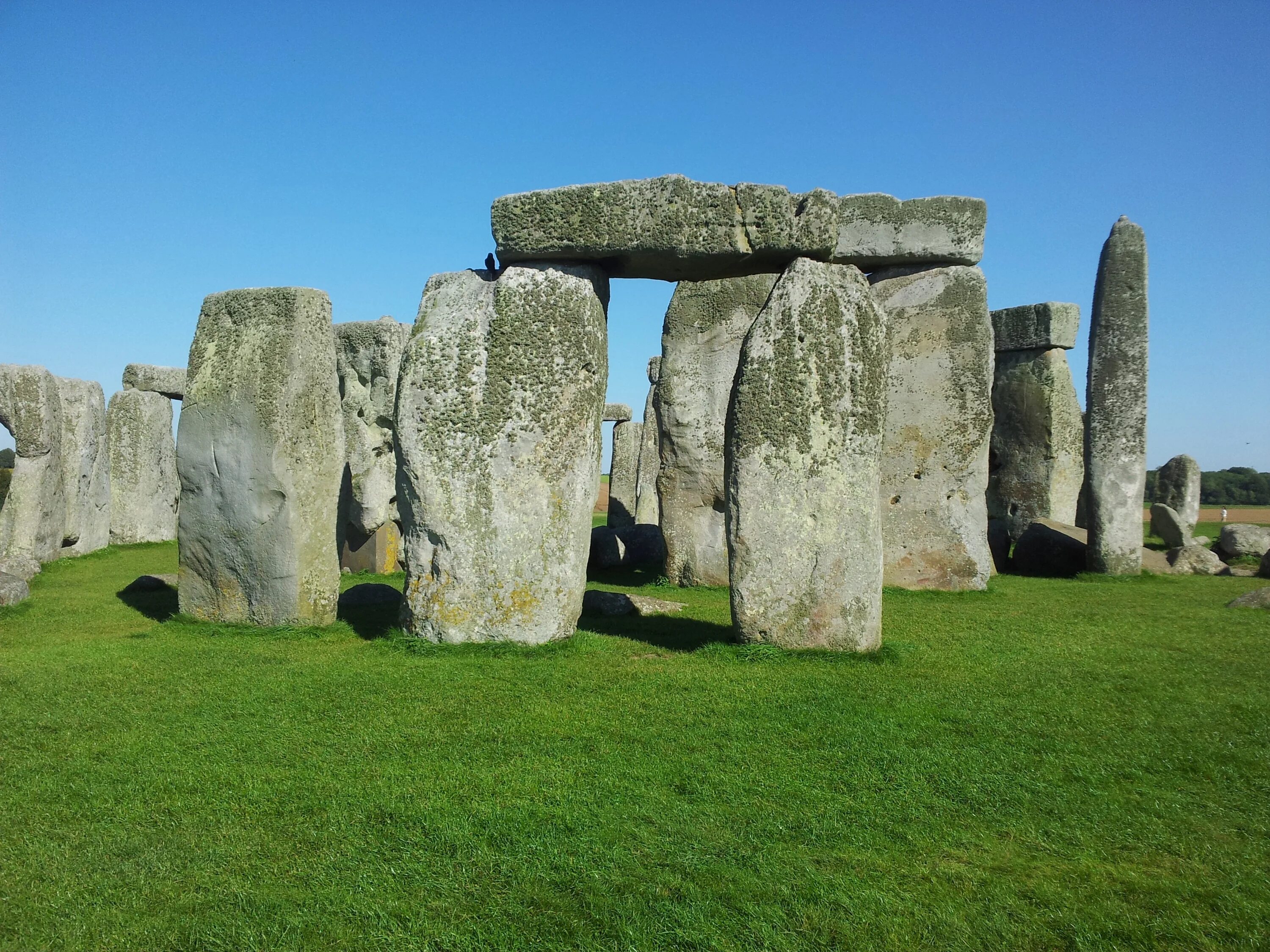 Stonehenge is perhaps the worlds. Мегалит Стоунхендж. Англия. Стоунхендж раскопки. Статуи Стоунхендж. Каменное сооружение Стоунхендж.