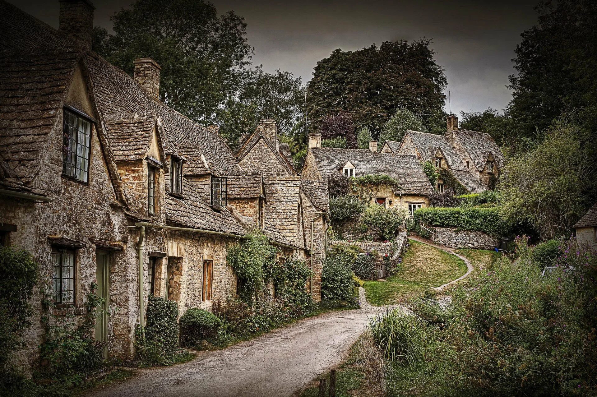 Great village. Графство Глостершир, Бибери. Бибери (Bibury). Бибери деревня в Англии. Глостершир деревня Бибери.