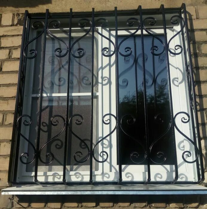 Оконная решетка квадрат 10 10. Однорядная решетка амн 300*100. Образцы решеток на окна. Витые решетки на окна. 291741900 решетка.