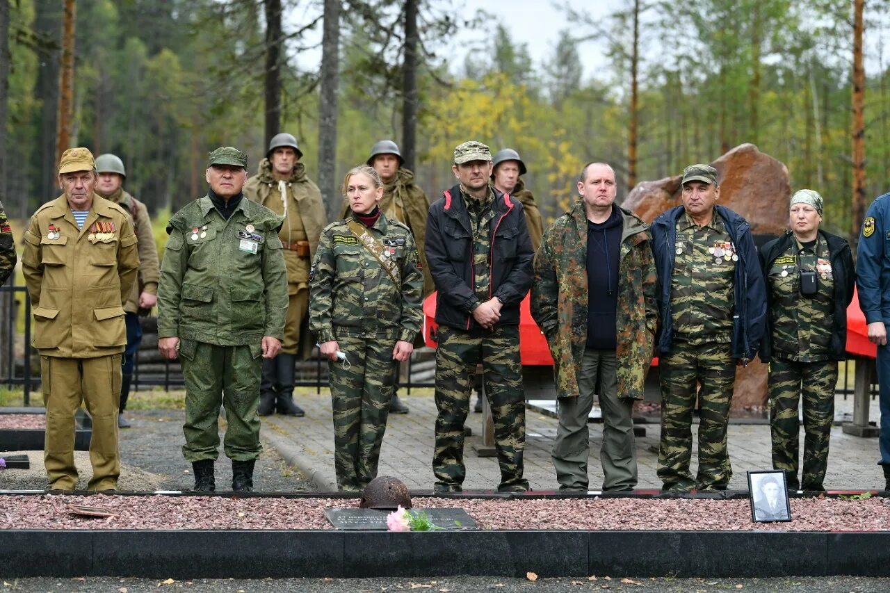 В карелии армейский. Рубеж обороны Петрозаводска Виллагора. Курган славы Петрозаводск Виллагора. Военные в Карелии. Военнослужащие Карелии.