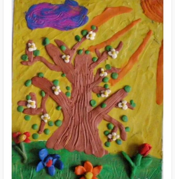 Лес из пластилина. Пластилинография в детском саду. Пластилинография для дошкольников. Дерево пластилином на картоне. Пластилинография дерево.