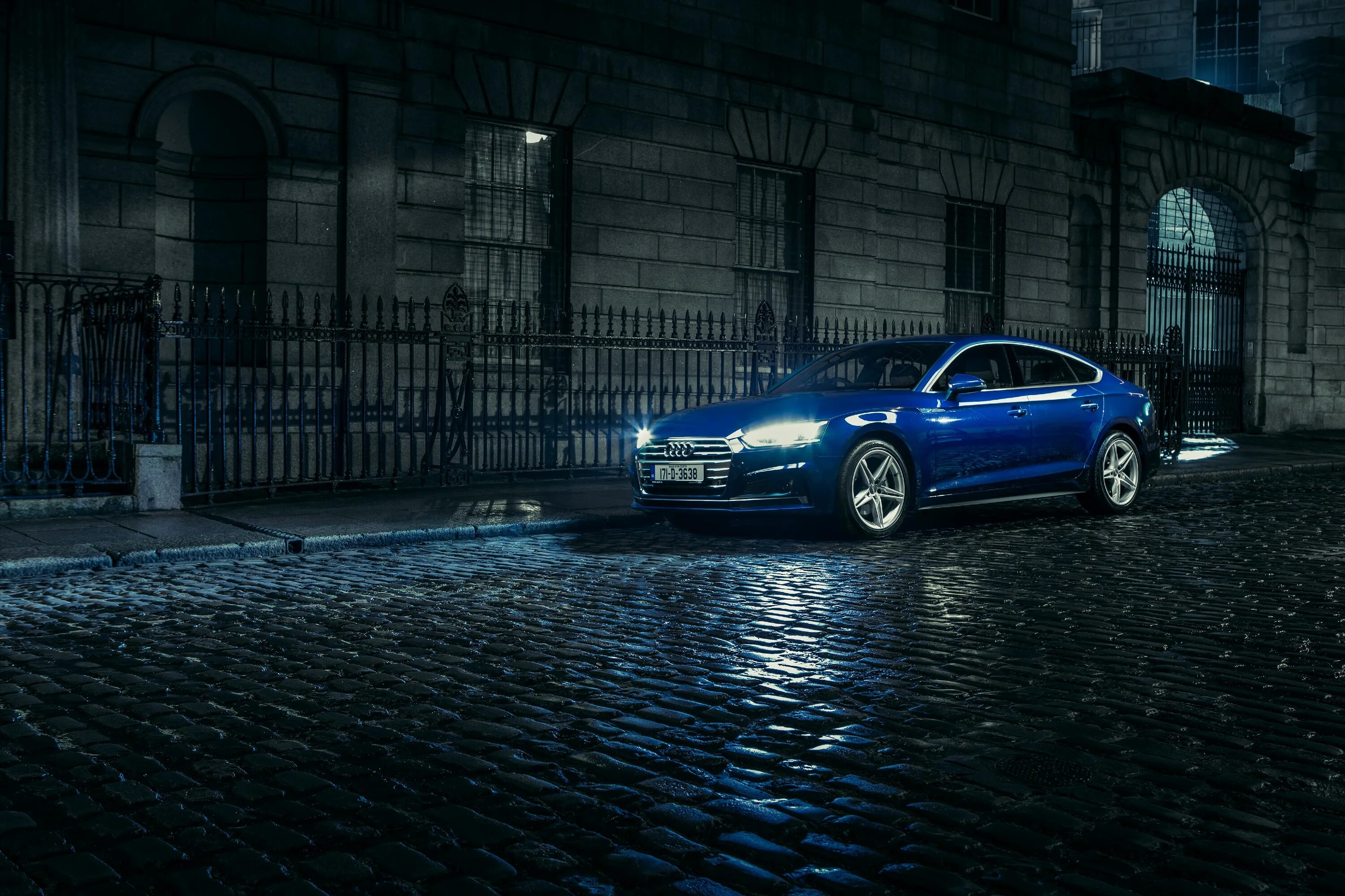 Blue street. Audi a5 quattro Blue. Night Blue Audi. Audi a5 Sportback 2017. Машины (синяя).