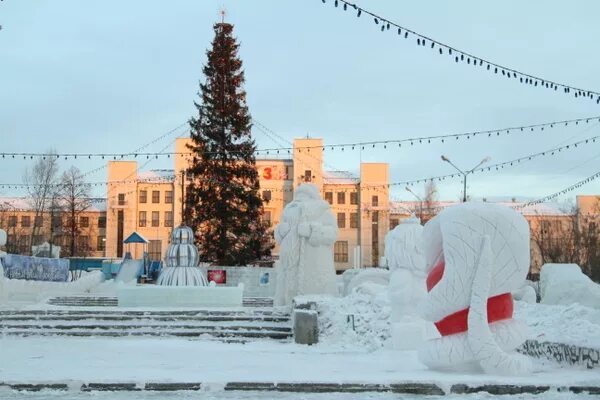 Дк тольятти зимой. Вакансии город зима центр. Центр омск ленина улица зимой. Москва дворники уборка зима. Город одинцово зимой.