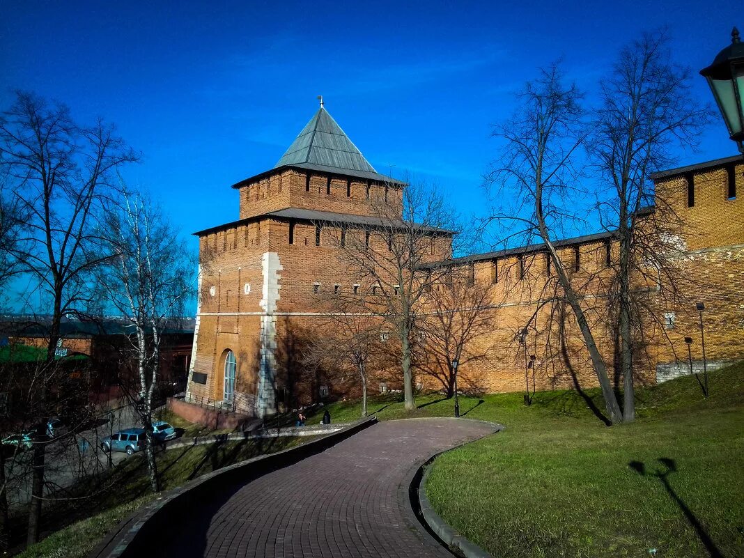 Ивановская башня Нижний Новгород. Ивановская башня Нижегородского Кремля. Нижегородский Кремль Нижний Новгород. Ворота Нижегородского Кремля. Нижегородский кремль имеет 88 башен