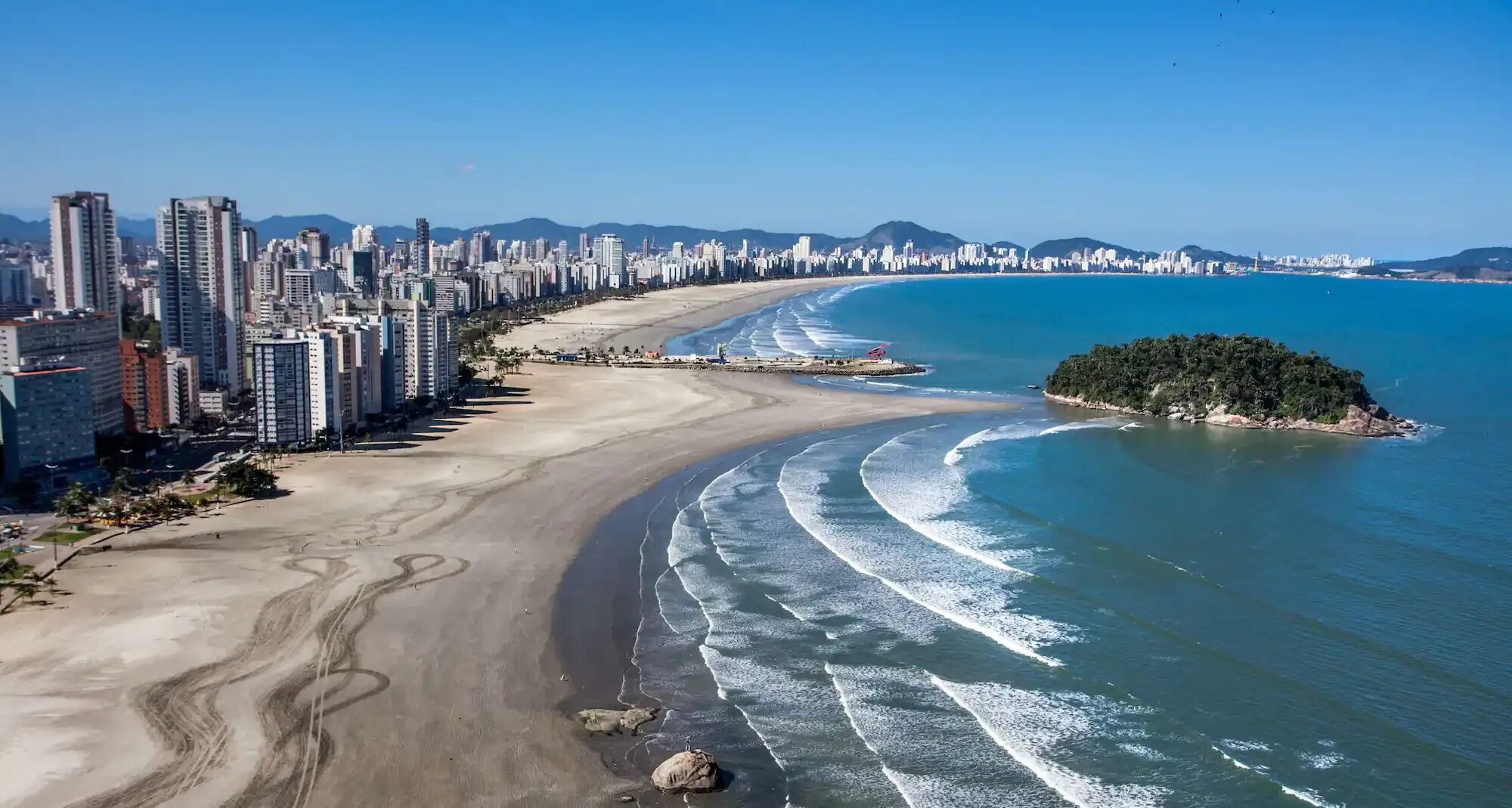 Бразилия омывается океанами. Сантос пляж Бразилия. Сантус город. Бразилия штат Сан-Пауло. Сан Паулу пляжи.