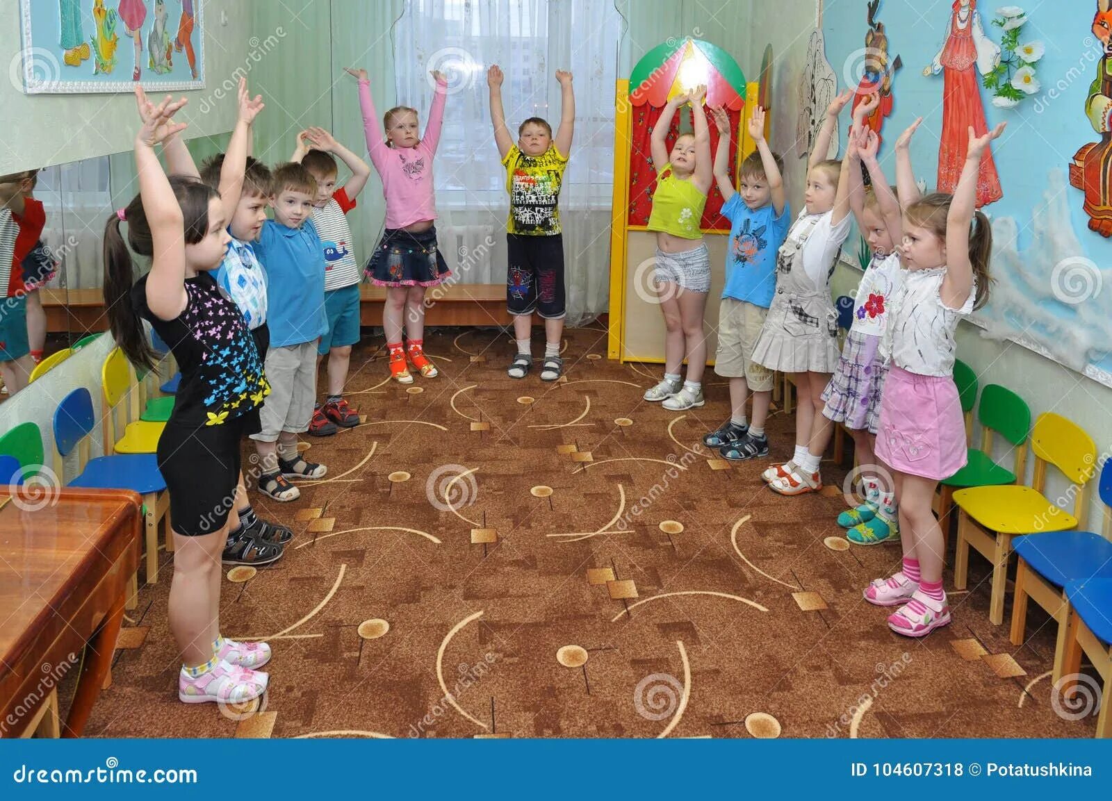 Гимнастика в детском саду. Утренняя гимнастика в садике. Гимнастика в детском садике. Садик. Зарядка для детей космическая под музыку