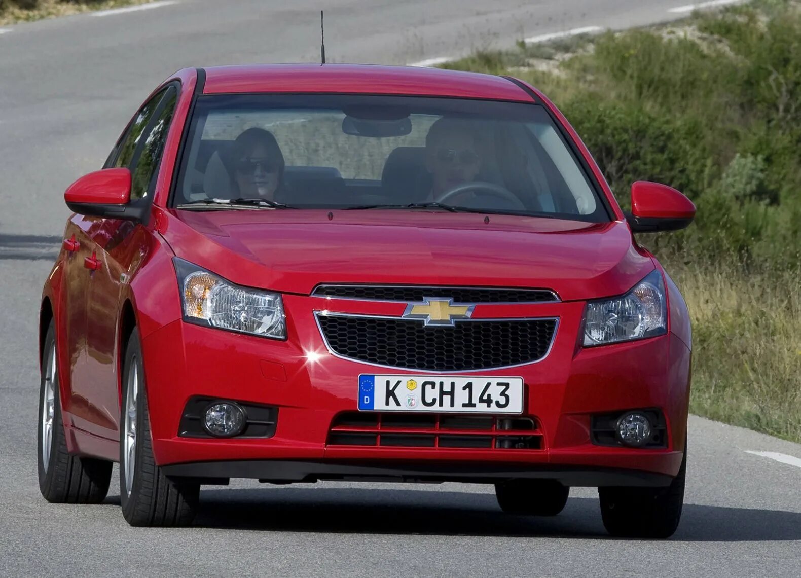 Шевроле чья страна. Chevrolet Cruze 2009. Шевроле Круз 2008. Chevrolet Cruze 2010. Chevrolet Cruze 1 поколение.