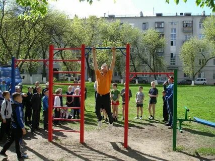 Спортивная площадка во дворе