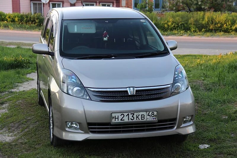 Toyota Isis. Toyota Isis Platana. Тойота Исис 2007. Тойота Исис 2007 салон. Москва тойота исис