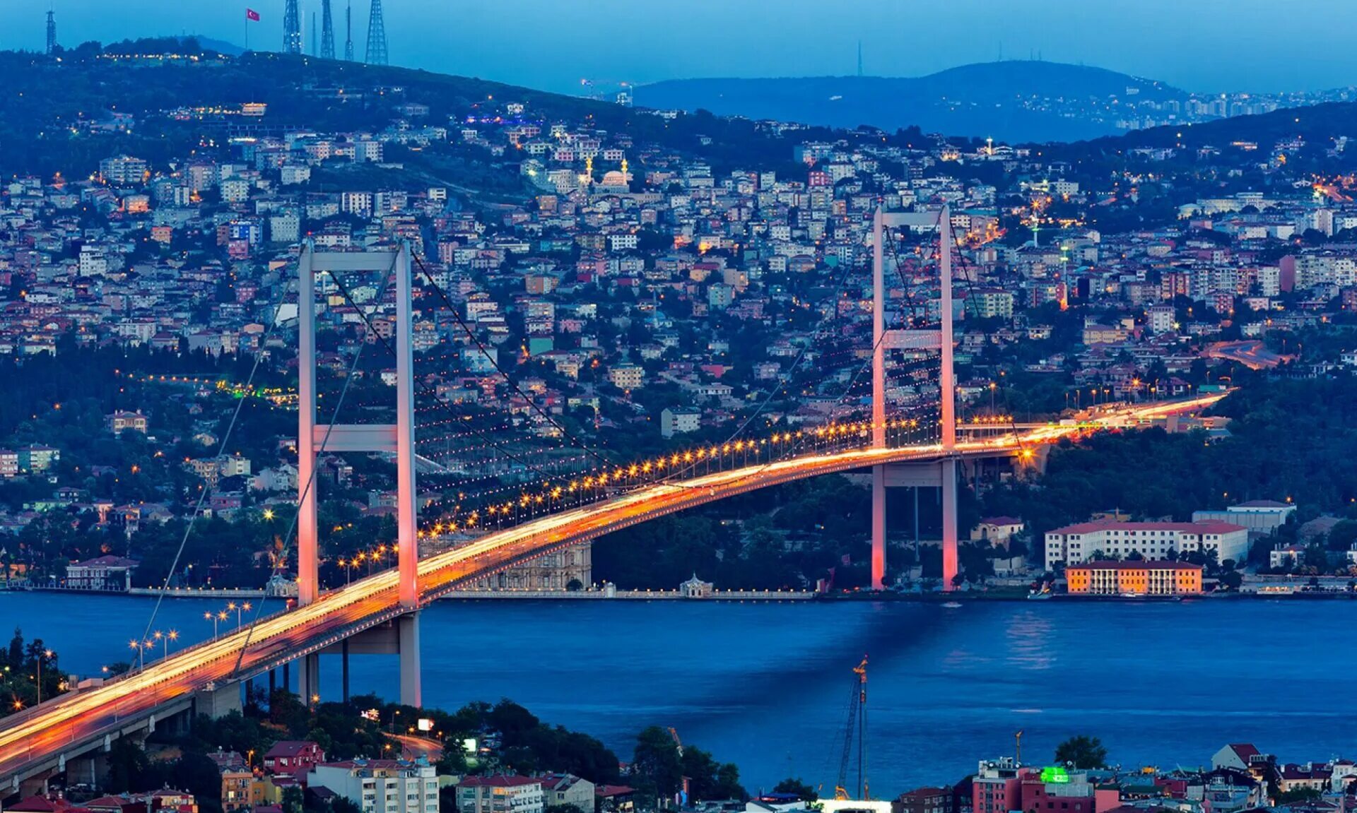 Какой мост в стамбуле. Стамбул мост через босфор. Вантовый мост стамбул босфор. Стамбул мост через босфор. Турция мост через босфор.
