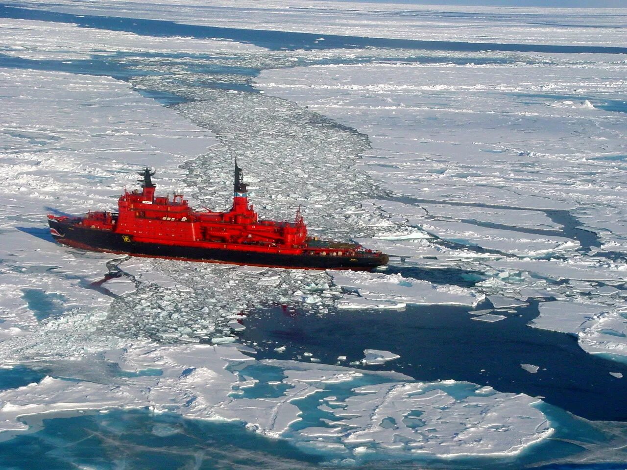 Ямал атомный ледокол. Северный Ледовитый океан ледокол. Северный морской путь Северный Ледовитый океан. Арктика Севморпуть. Ледовые суда