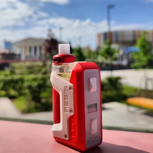 Аеги 2. Аегис hero 2. аегис хиро 2 красно белый. aegis hero 1. geekvape aegis hero 2.