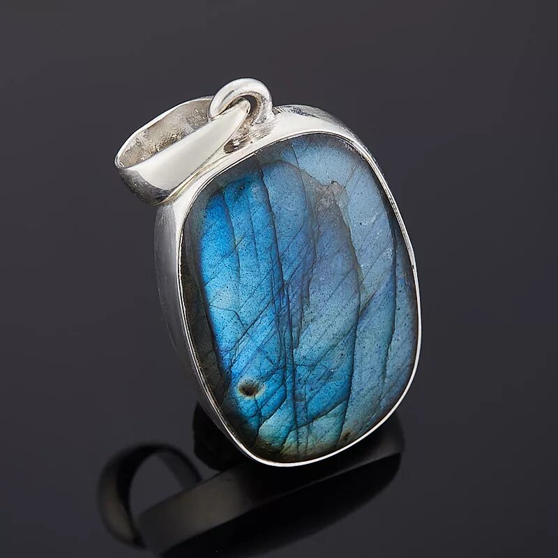 Лабрадор галтовка. Лабрадор камень значение. Лабрадорит камень иризация. Синий лабрадор камень. Друза лабрадора.