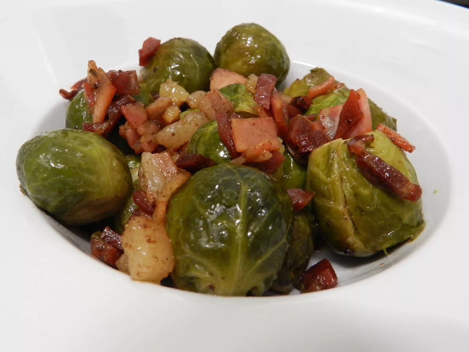 брюссельская капуста с беконом. брюссельская капуста. брюссельская капуста. брюссельская капуста орешки. брюссельская капуста зимовье 400г.