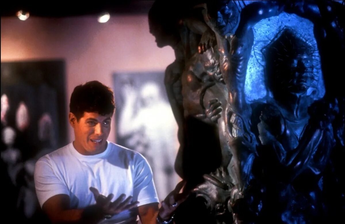 Пинхед восставший из ада 2. Пинхед восставший из ада 2. Восставшие из ада 3 ад на земле 1992. Восставший из ада 3. Восставший из ада 3.