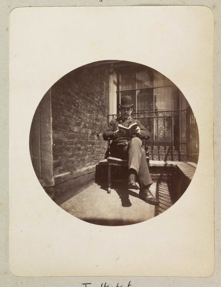 Сообщение первая фотография. Первый фотоаппарат Кодак 1888. Камера Кодак 1888. Фотоаппараты Кодак 19 век. Фотокамера Кодак 1888 года.