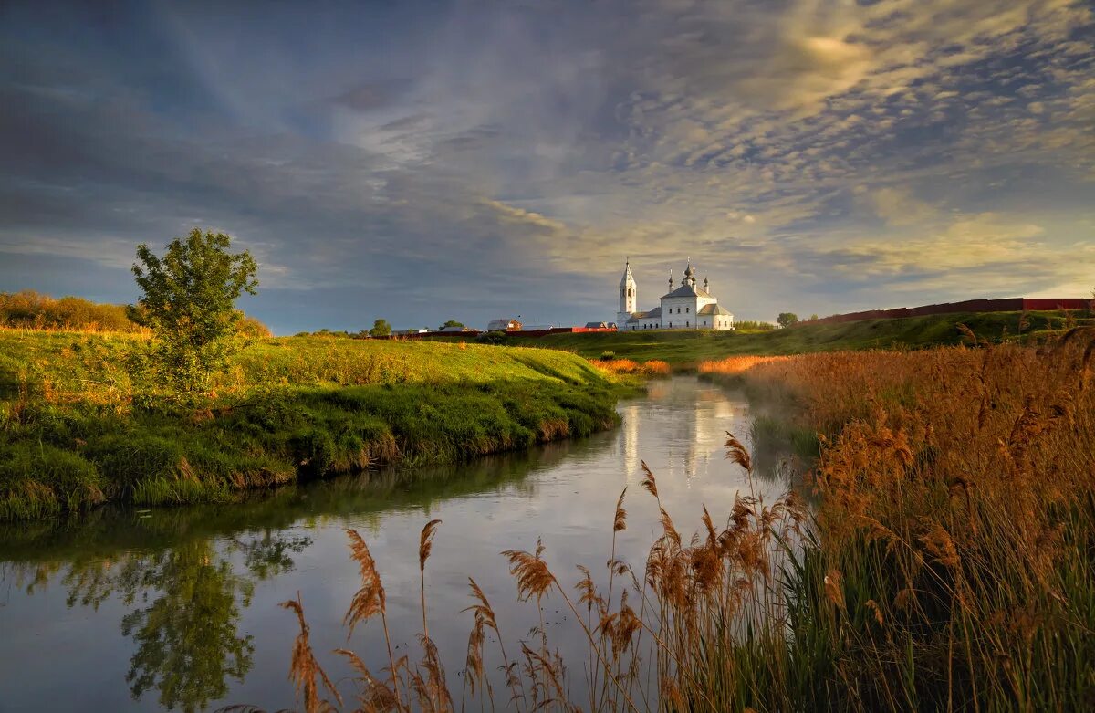 барнаул поймы реки оби. девушка на закате. пойма реки обь барнаул. пейзаж с отражением в воде. лысая гора воронежская область кривоборье.