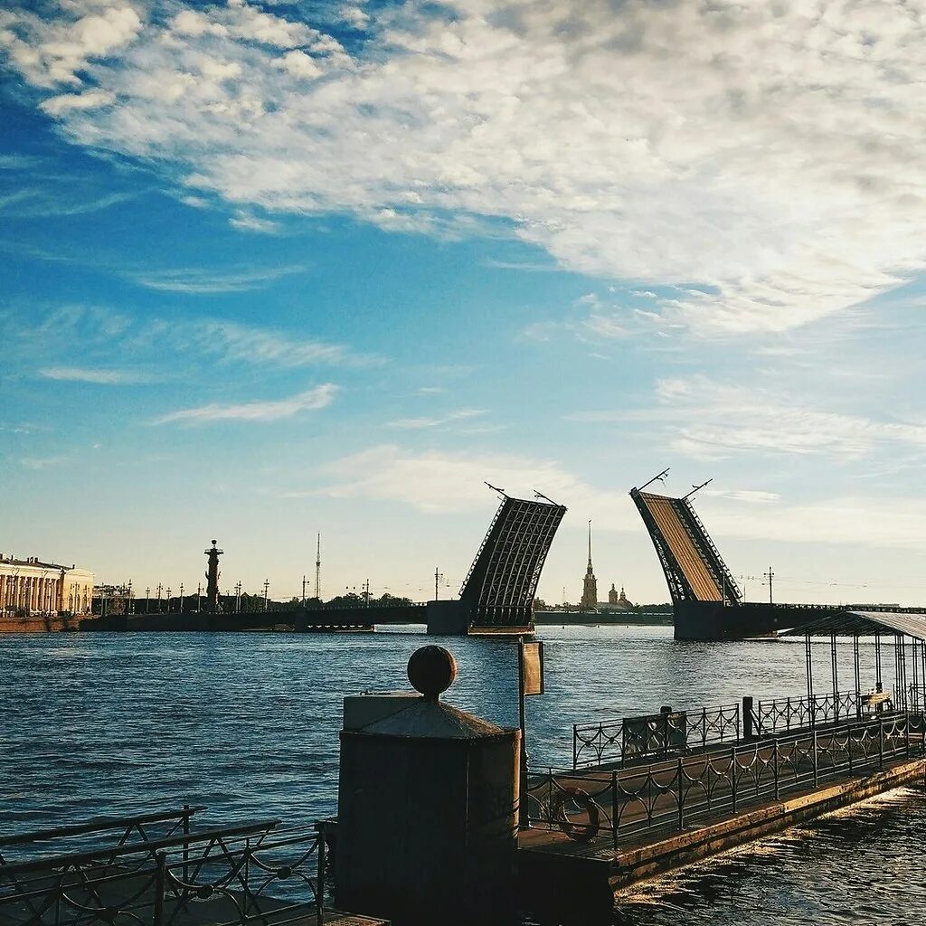 Утренний санкт петербург. Санкт-Петербург Петербург солнечное. Санкт-Петербург утро. Утро в Питере. Доброе утро Питер.