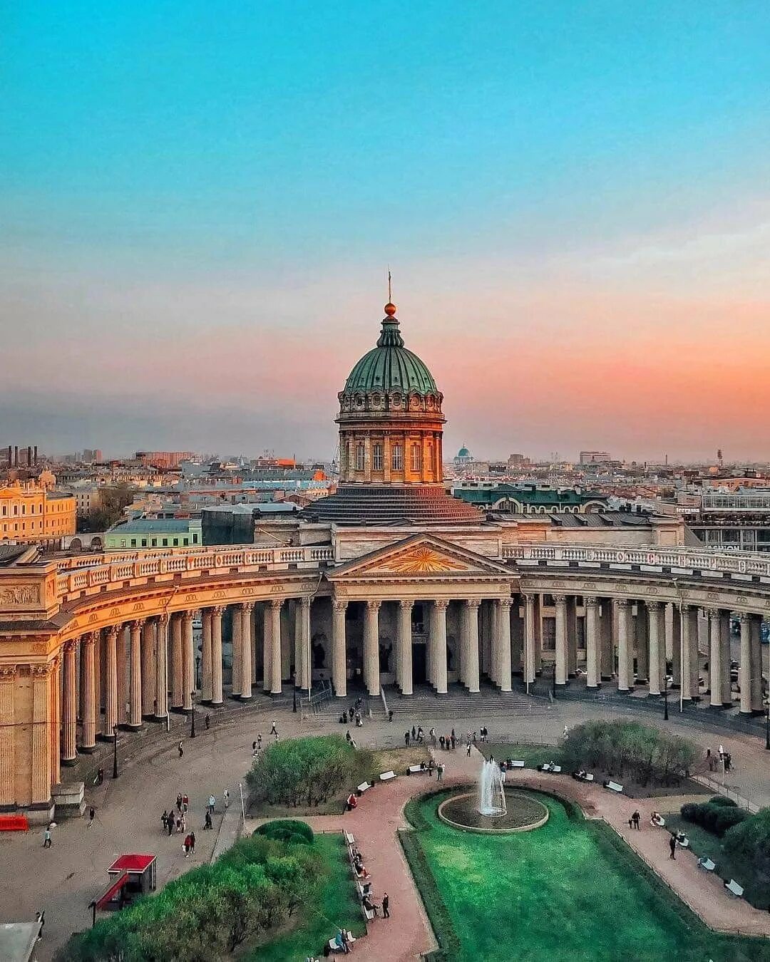 Чем наиболее известен санкт петербург