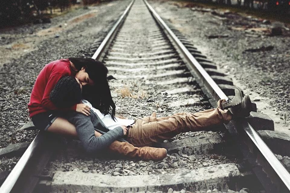 Обычное грустное фото дождя. Одиночество боль. Самые грустные фотографии. Грустные видео. Грустная видело.