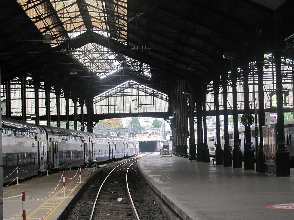 Заброшенная железная дорога petite ceinture, франция. Кафе париж тамбов. Париж gare de l'est. Парижский восточный вокзал. Гостиница париж тамбов.