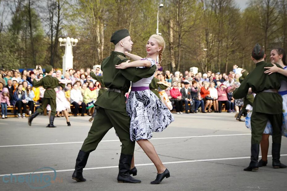 Вальс на 9 мая для школьников. Вальс на 9 мая для школьников. Платье на вальс победы. Вальс на 9 мая для школьников. Вальс победы дети.