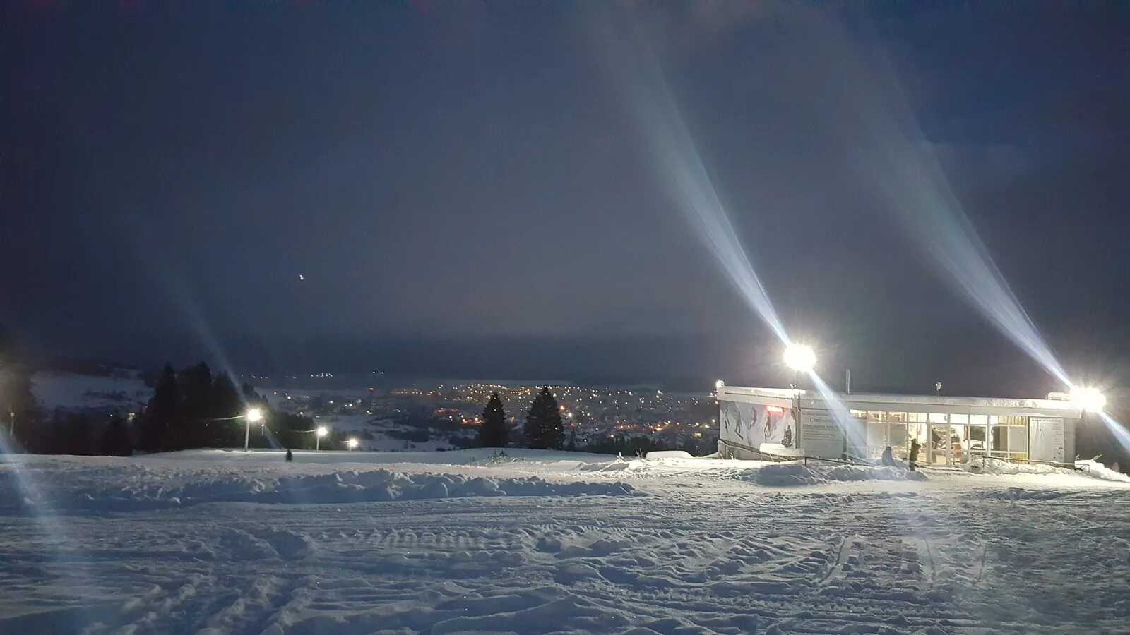 юго камск лыжная база. горнолыжный комплекс юго-камские горки. юго камск горнолыжная база. арендовать лыжи. юго камск горки.