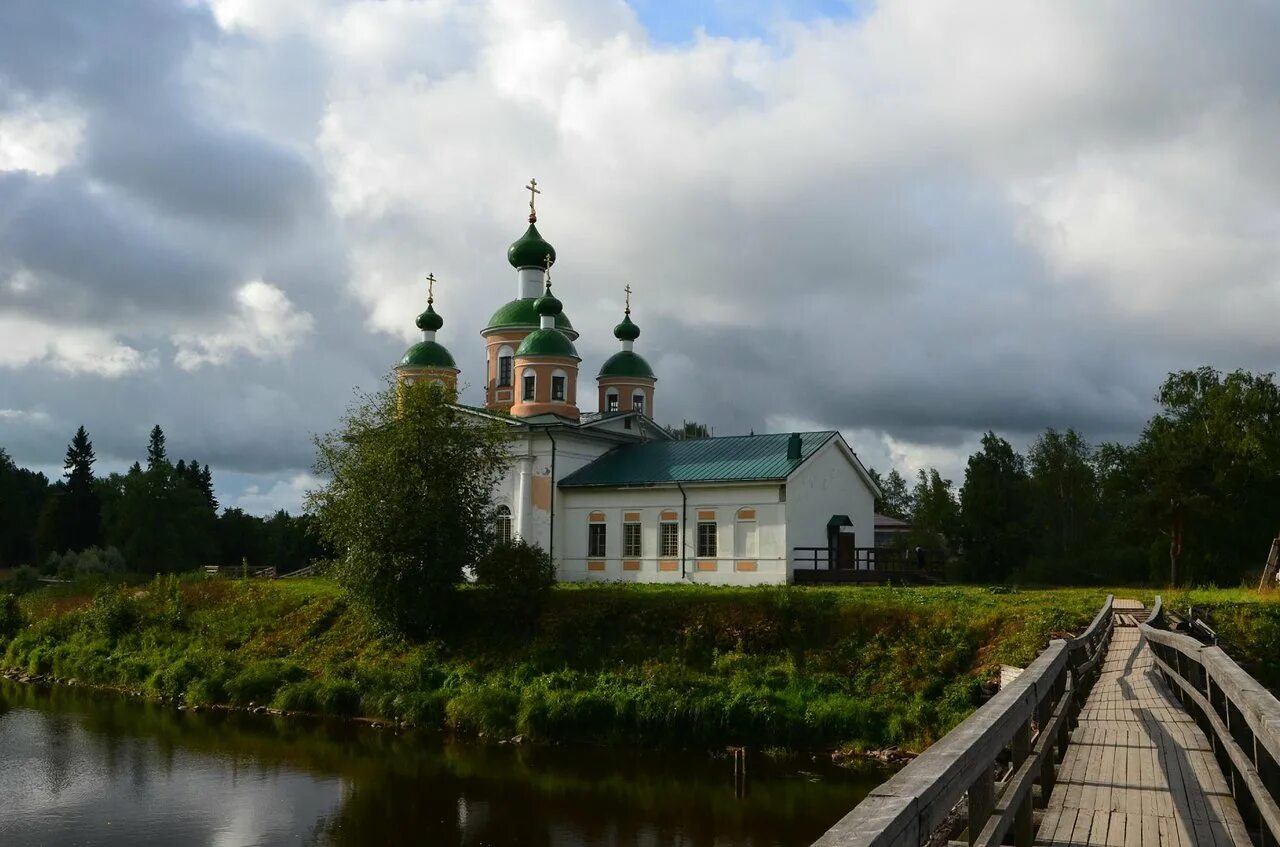 Олонец население. Смоленский собор олонец. олонец карелия собор. олонец успенская церковь. женский монастырь в карелии в городе олонец.