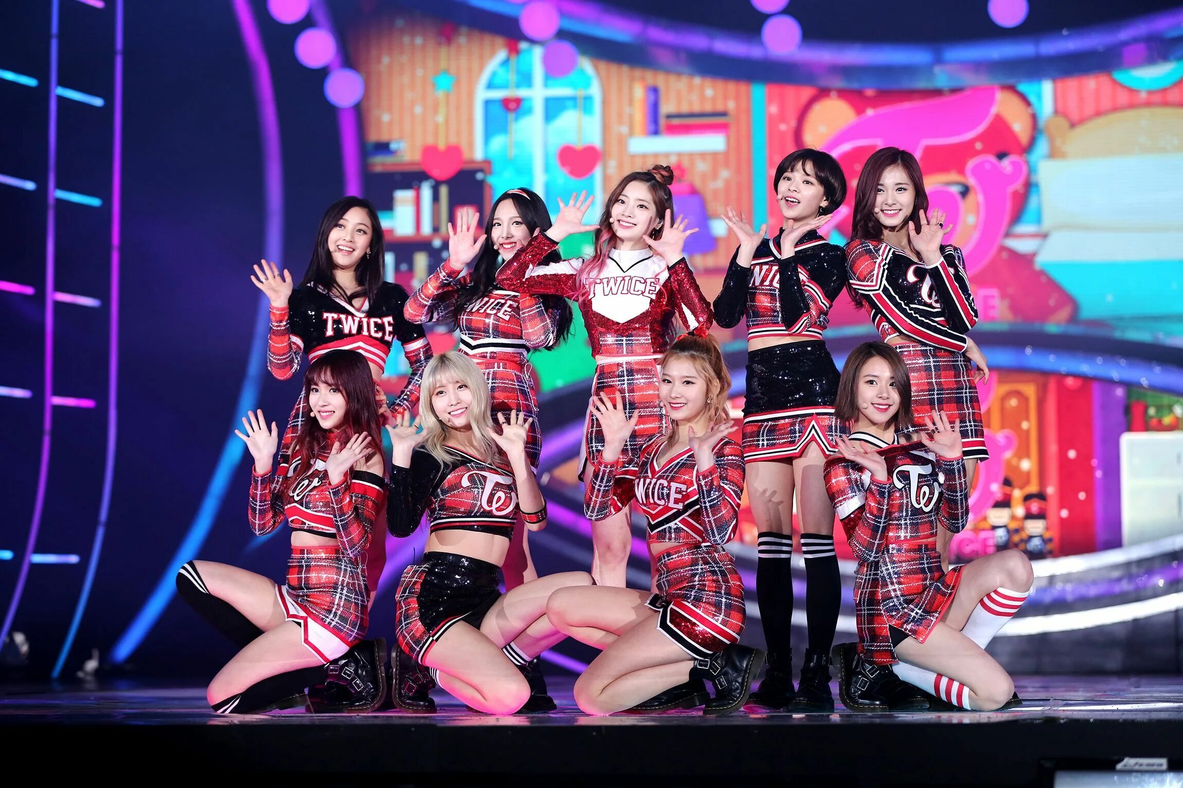 Что такое k pop. Твайс группа Корея. Твайс кпоп. Twice 2015. Группа twice 2021.
