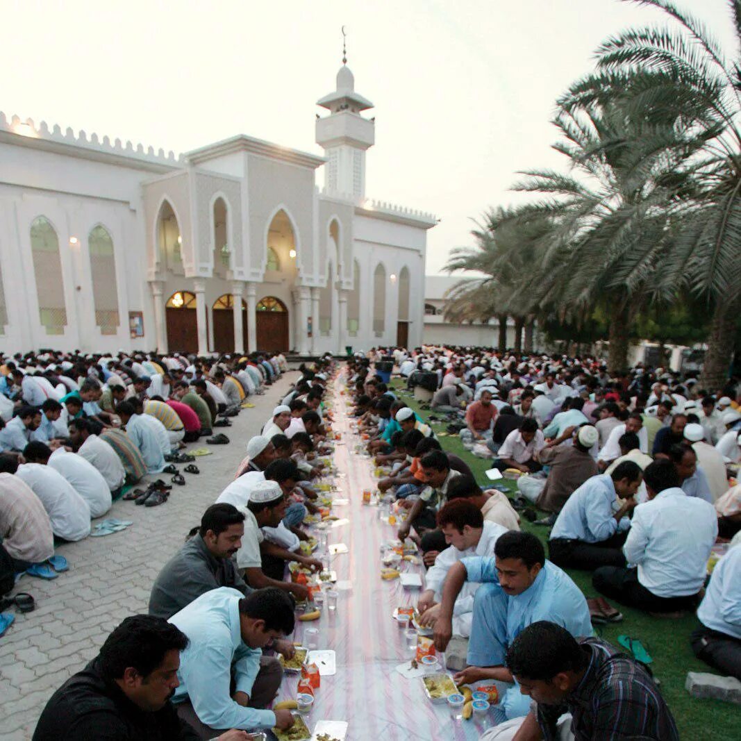 Что такое пост в исламе. ОАЭ Ramadan ифтар. ИД Аль ифтар. Рамадан в Египте. Рамадан в Эмиратах.