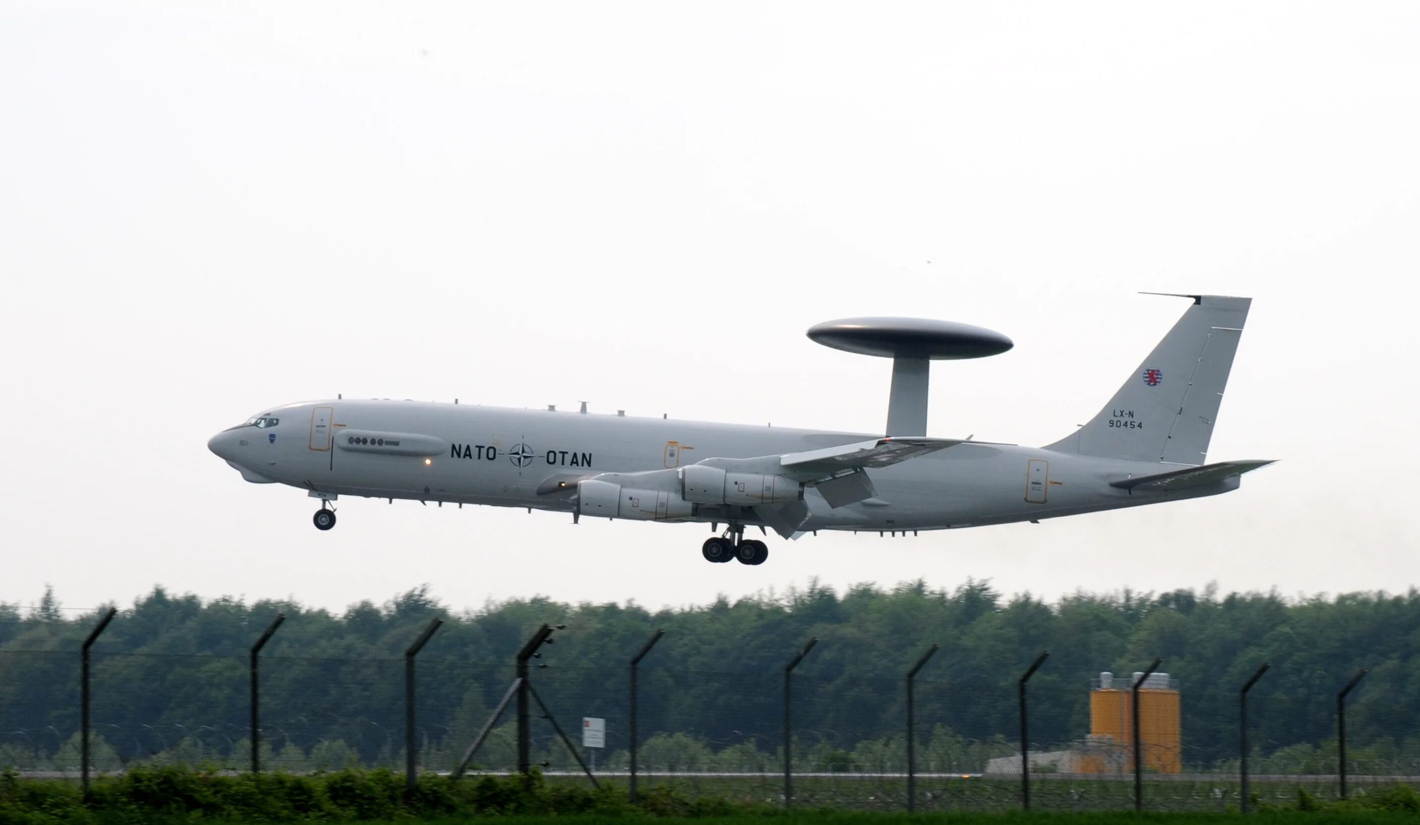 Е 3 самолет. AWACS самолёт НАТО. E-3 Sentry AWACS. Самолеты ДРЛО НАТО. Самолет e-3c Sentry ДРЛО.