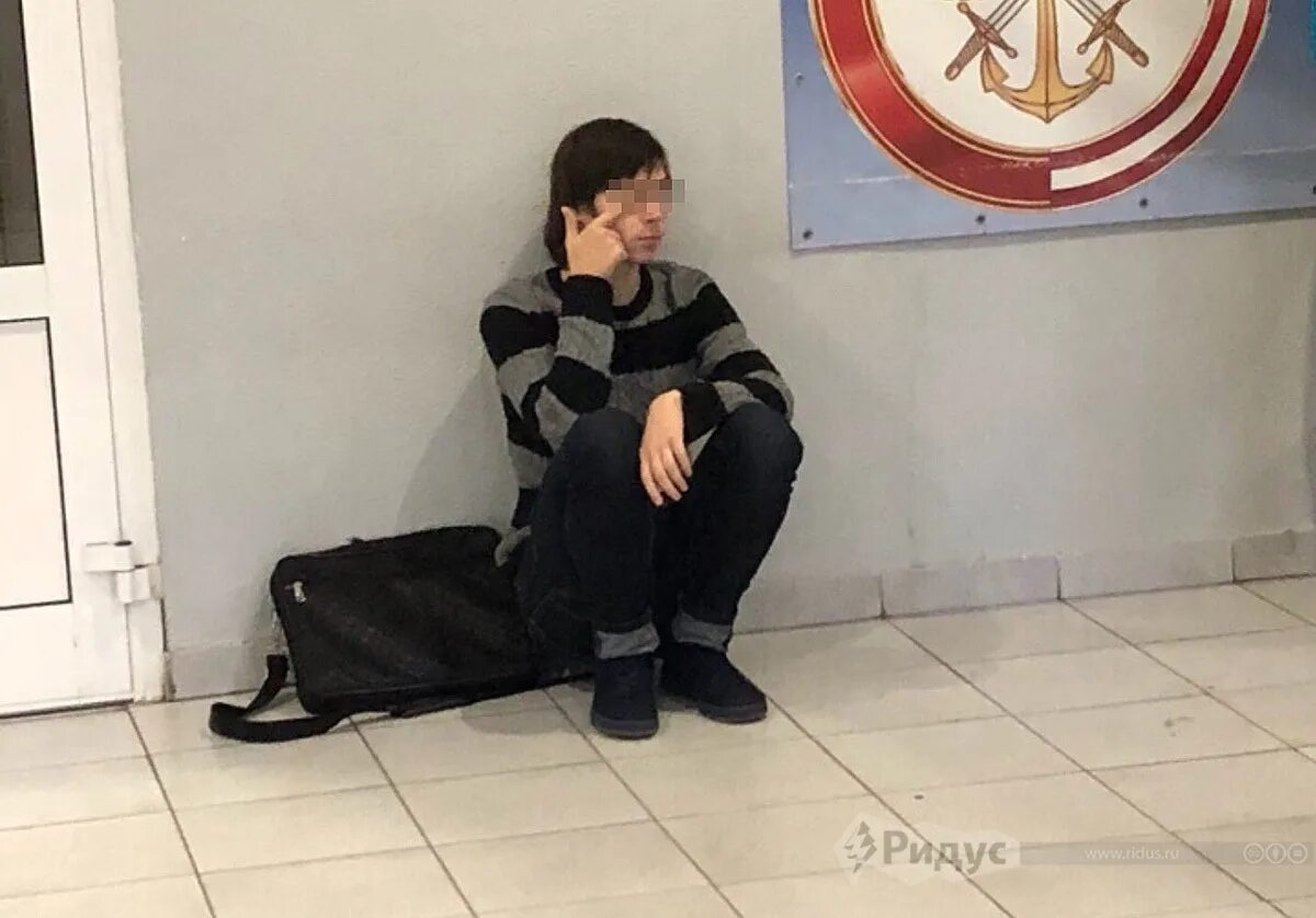 Мальчик пришел в школу с ножом
