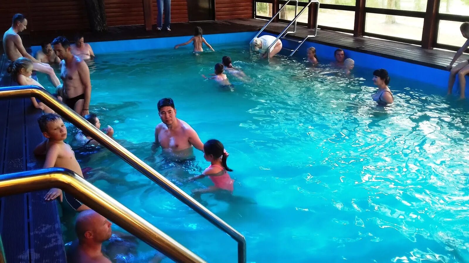 Горячие источники улан удэ. Байкал термальные источники хакусы. Горячие источники улан удэ. Мыс котельниковский термальные источники. Бассейн ильинка бурятия.