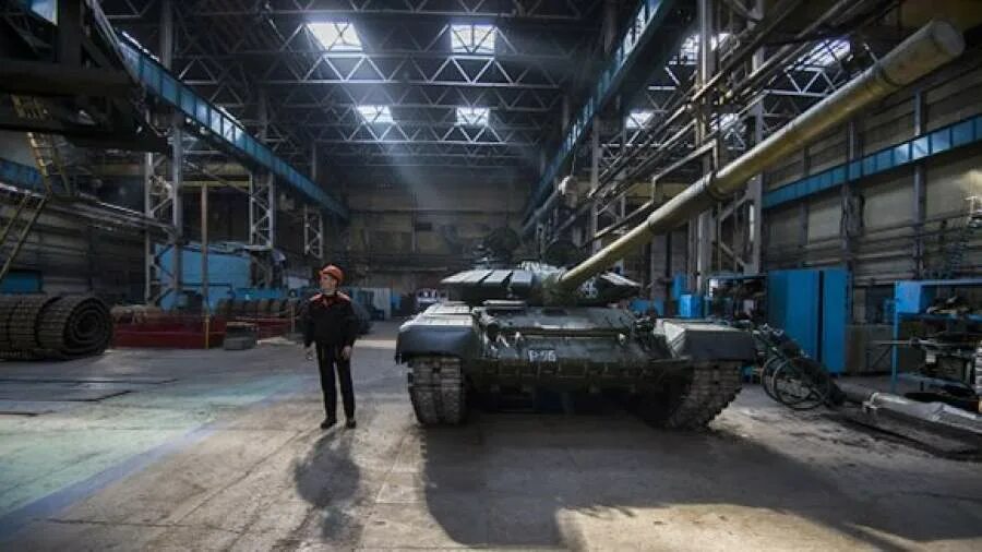 Танковый завод омск новости. Омский танковый завод. Танковый завод омск новости. Омсктрансмаш т-80бвм. Омский завод транспортного машиностроения омсктрансмаш.