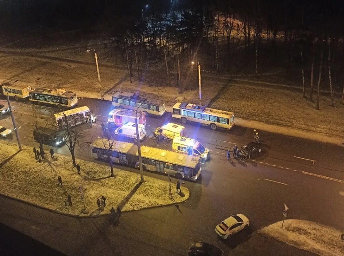 Петербург чп новости. Происшествия в СПБ за последние часы. Покажите аварию которая произошла Будапештской и Гашека. ДТП Гашека и Будапештской.