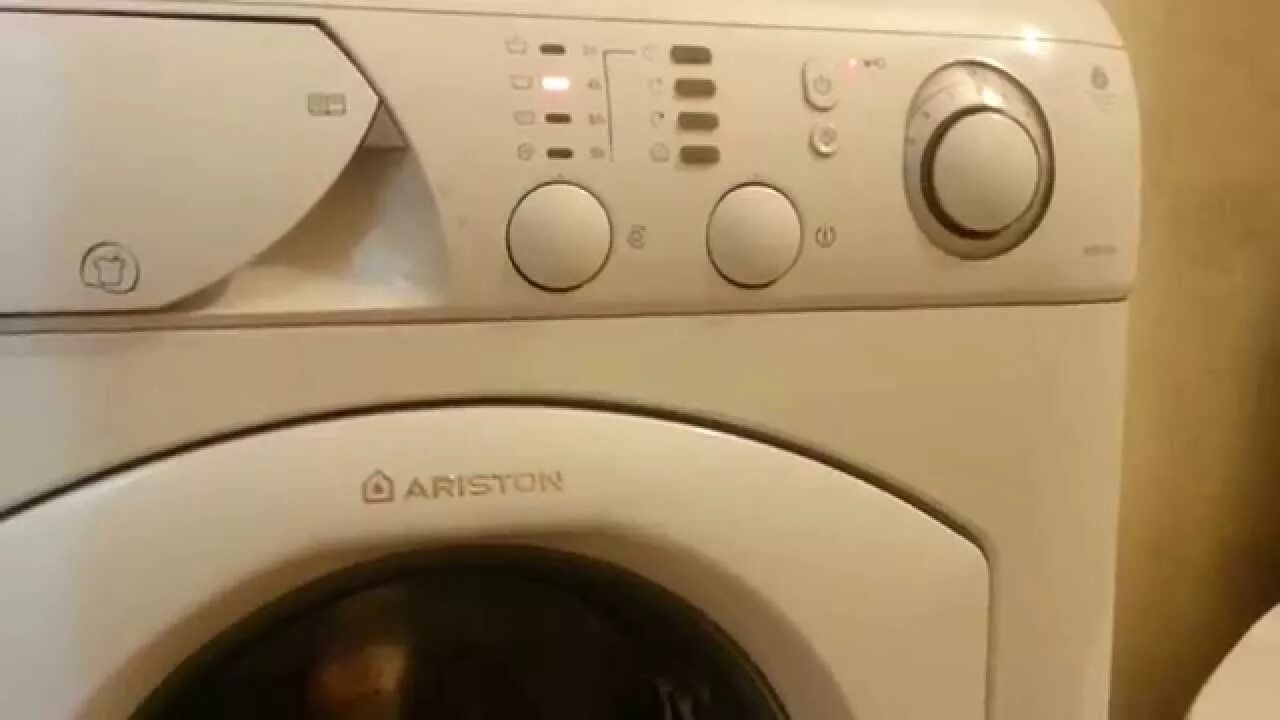 Hotpoint ariston 105 стиральная. Стиральная машина Ariston AVSL 105. Стиральная машина Аристон AVSL 80. Стиральная машинка Аристон Margherita ab846ctx. Стиральная машина Ariston AVSL 100.