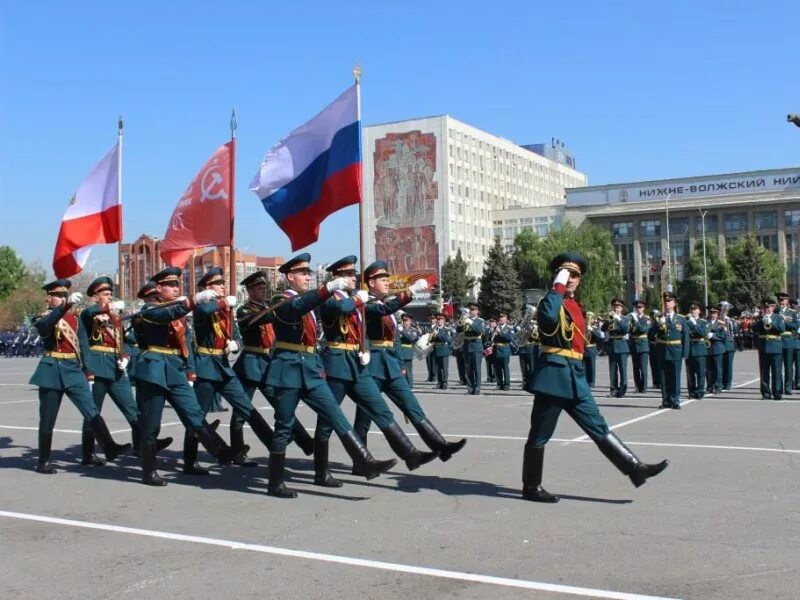 Ютуб парад. Парад Победы Озерск 2022. Парад Саратов. Парад Победы 2019 Саратов. Парад 9 мая Саратов.