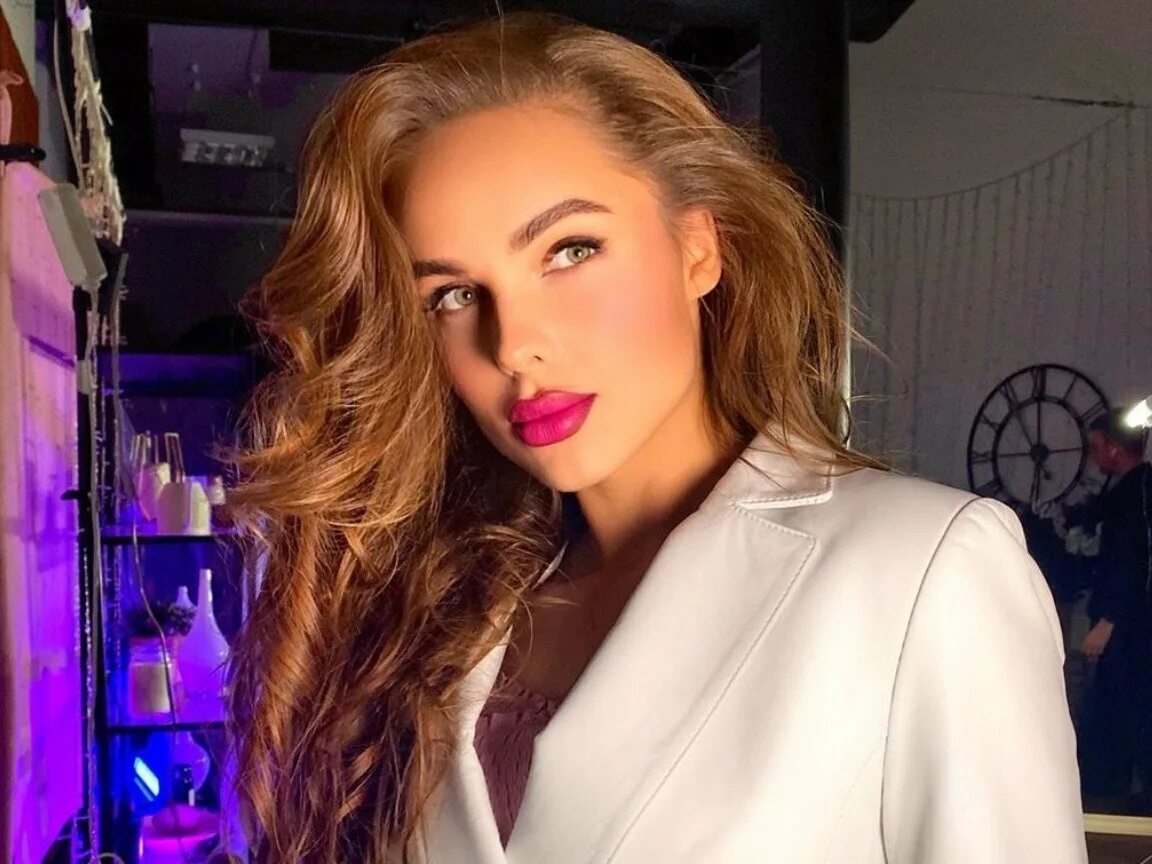 Ханна интервью. Ханна интервью. Вечерний лайк ведущие. Ханна вечерний лайк. Интервью с ханной последнее.