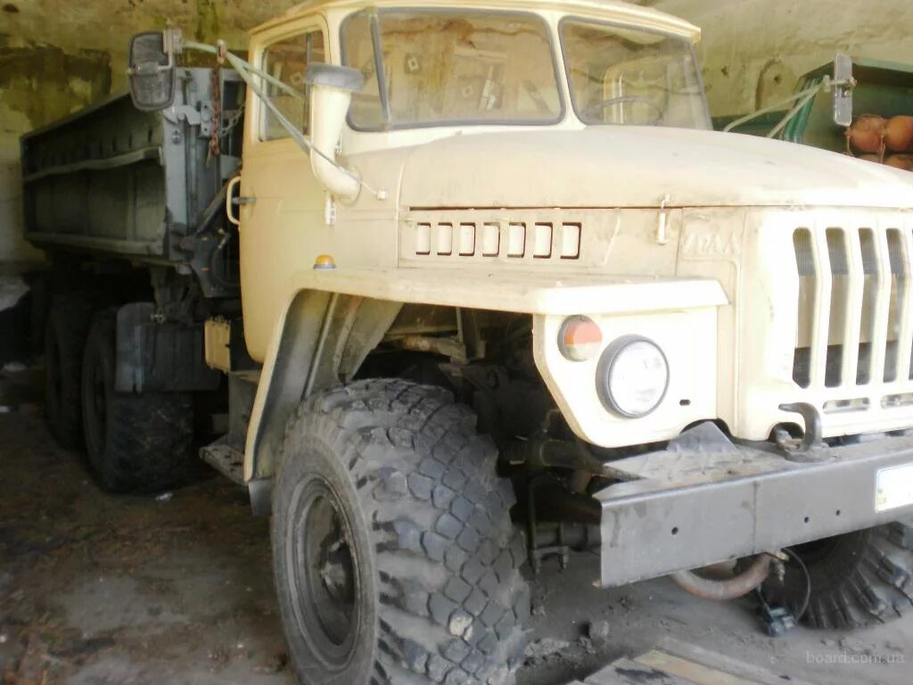 Автомобили урал авито. Урал 4320. Урал 4320 грузовой бортовой. Урал 6x6. Урал 4320 без кузова.