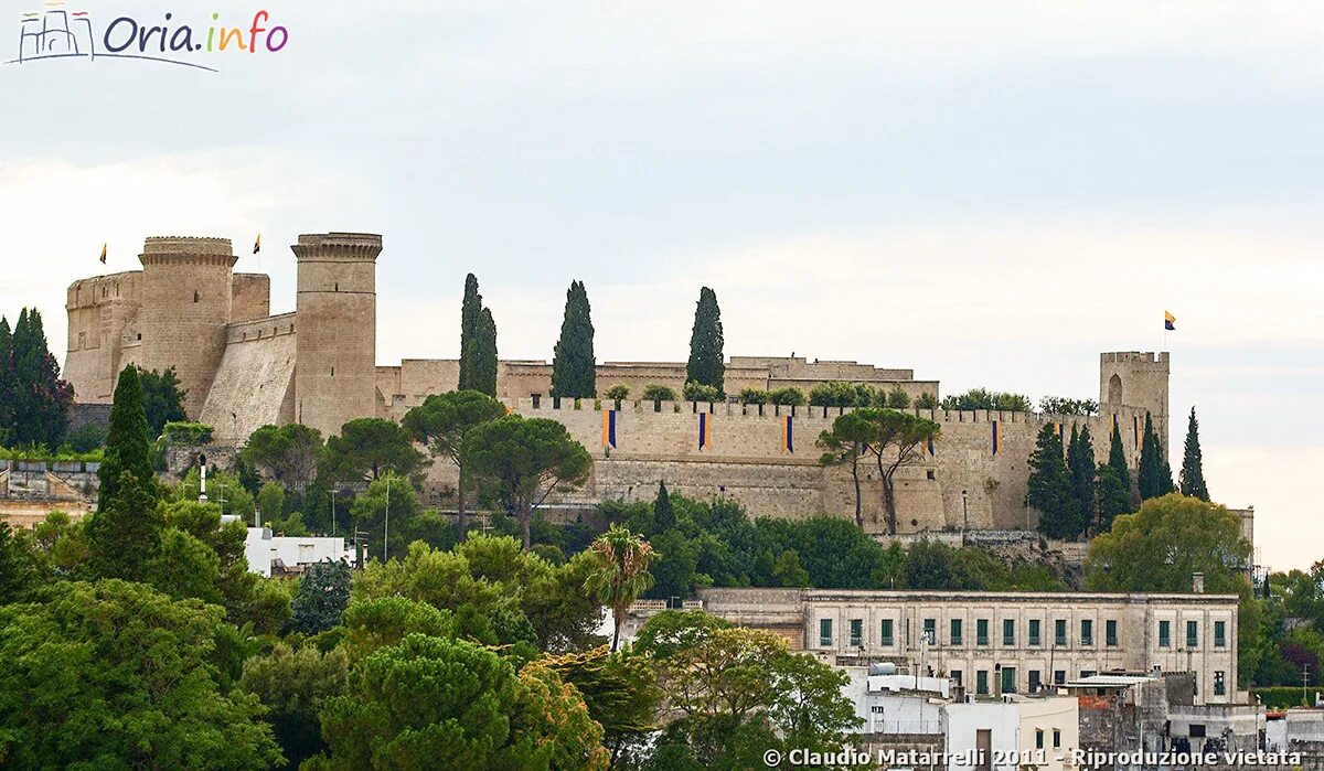 Замок фенис италия. Ласарте ориа. Ория. Grecco. Орию.