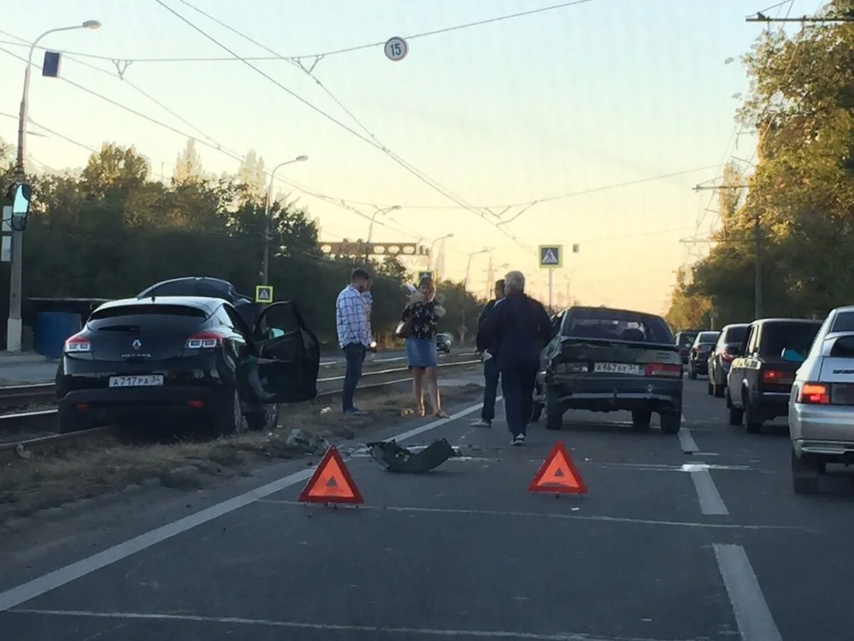 Волгоградское чп. Авария Волгоград Красноармейский район. ДТП Волгоград Красноармейский район. ДТП В Красноармейском районе Волгограда. ДТП Волгоград Красноармейский район вчера.