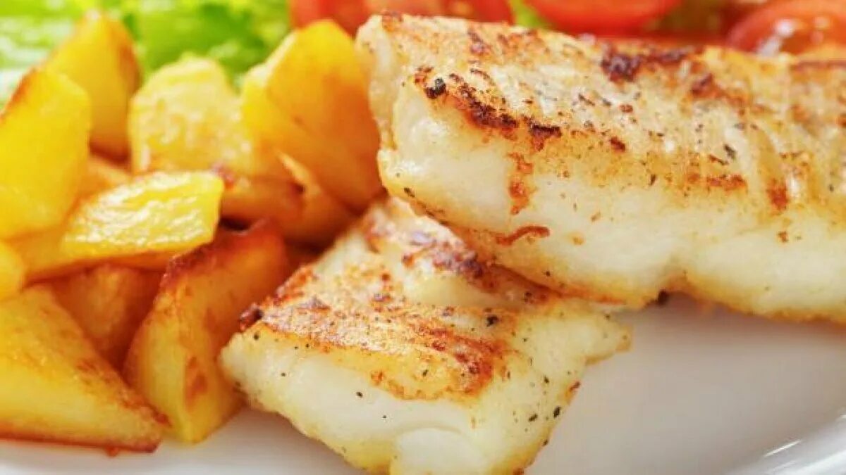 котлеты рыбные минтай. кабачки под сыром. камбала с картофелем. картофель кассероль. рецепт рыбы с картошкой на сковороде.