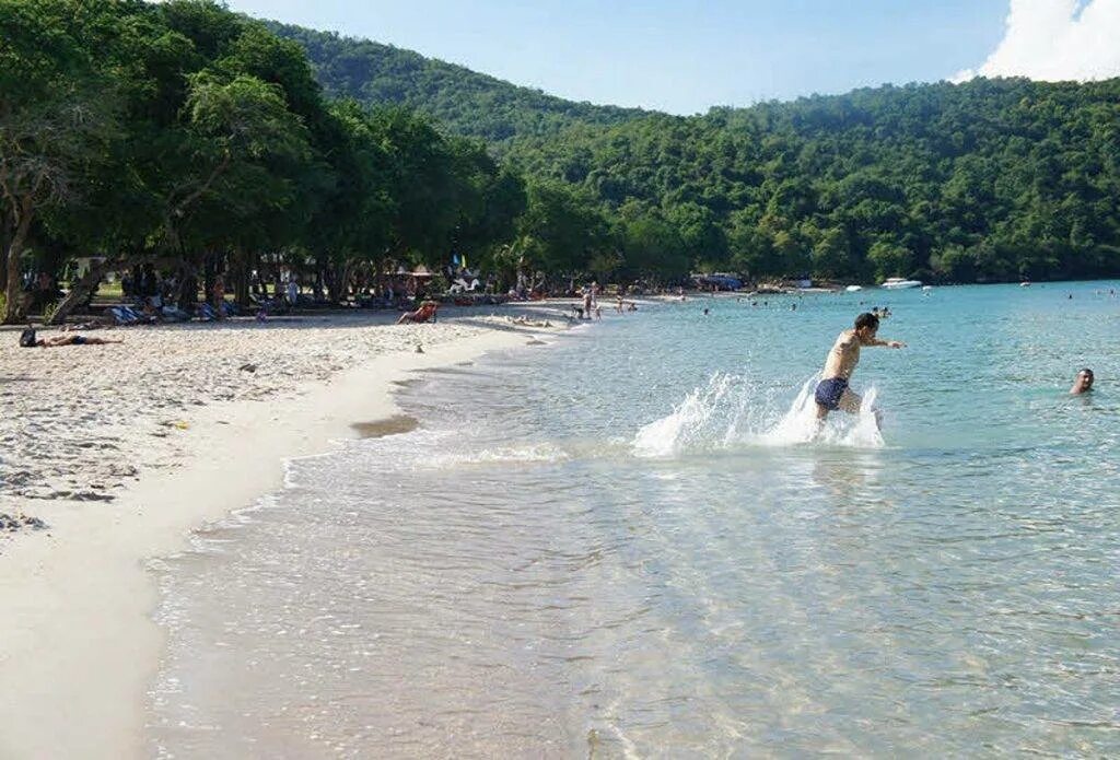Чистое море в тайланде