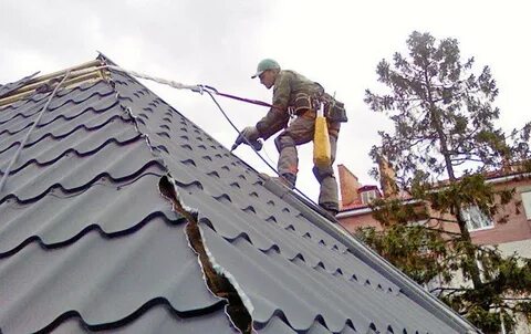 Закрываем крышу металлочерепицей