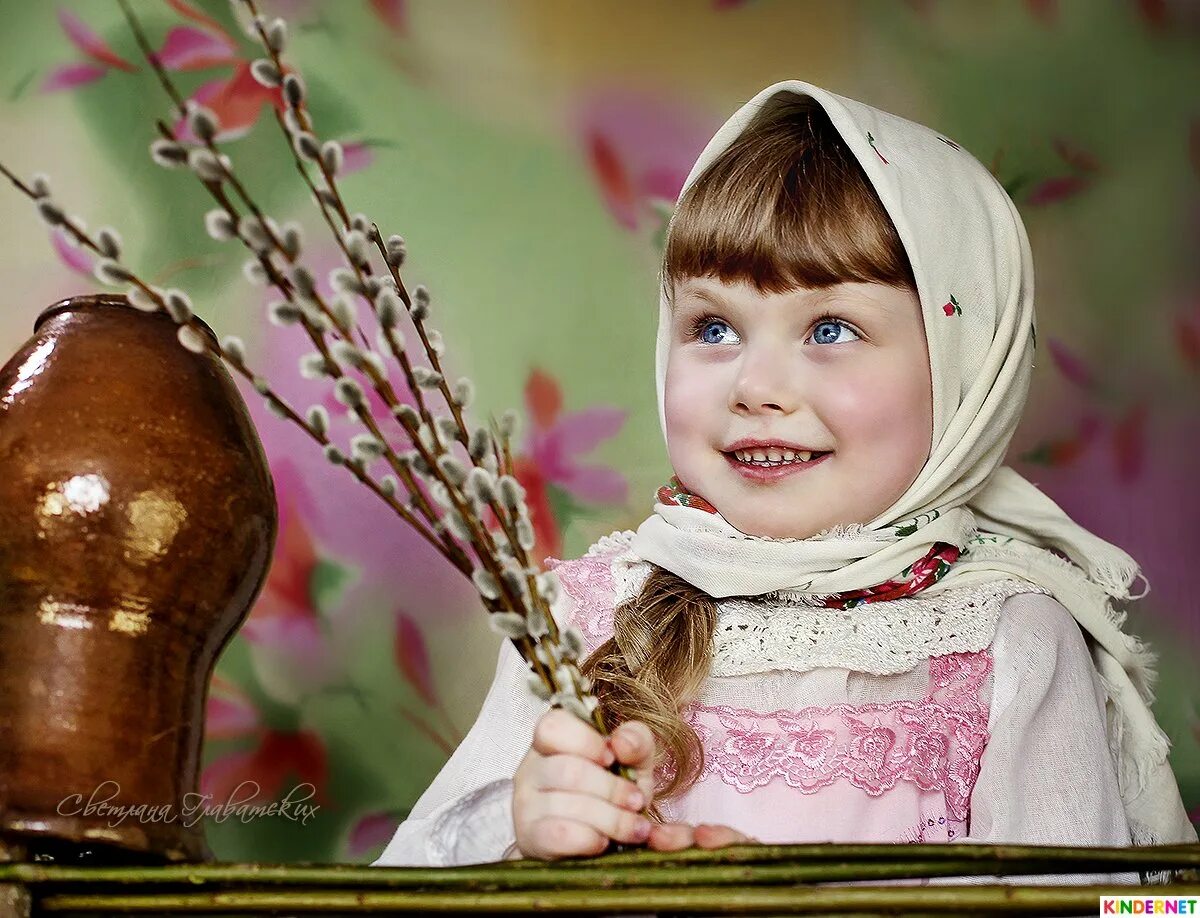 Фотосессия с вербой девушки. Верба для детей. С праздником вербное воскресенье. Вербное воскресенье для детей. Девочка с вербой.