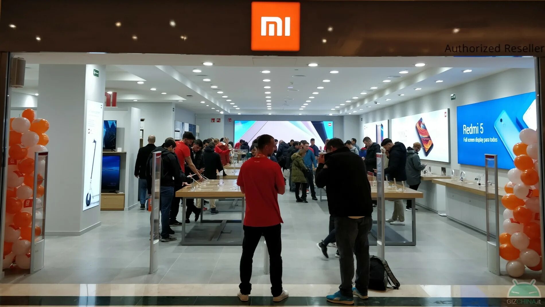 Mi store приложение. Xiaomi стамбул. Магазин mi xiaomi в новосибирске. Магазин xiaomi в саратове. Mi store эмблема.