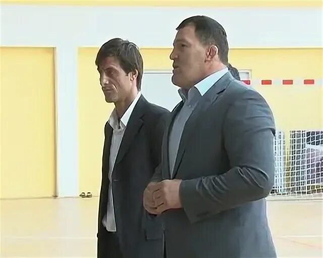 Гасанов тренер. Гусейн абдуллаевич тренер каспийска. тренера школы курамагомедова. имя тренеров школы курамагомедова. вольная борьба тренер гасанов гусейн.