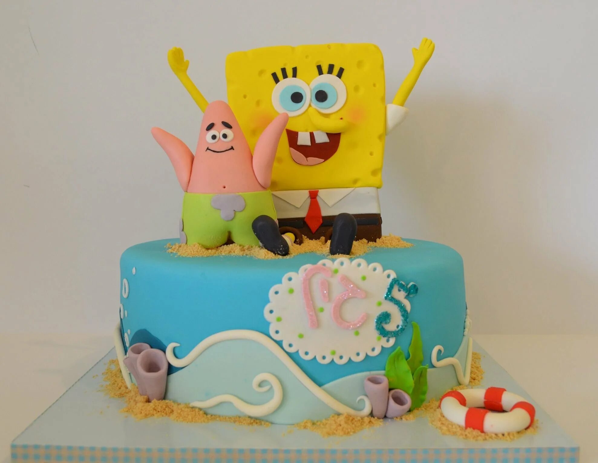 Торт патрик из мастики. Торт патрик. Кремовый торт спанч боб с патриком. Торт со спанч бобом и патриком. Торт патрик.