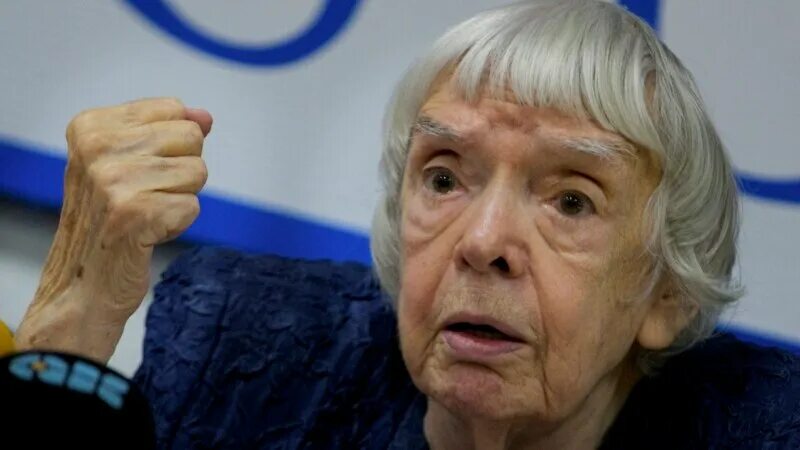 Людмила Алексеева: "Я не целовала руки мужчинам, даже тем, которых любила" Daily